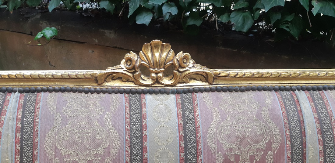 Salotto antico dorato divano e due poltrone - immagine 2
