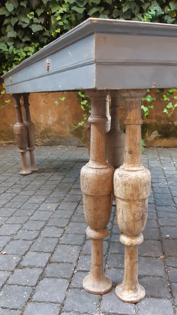 Tavolo di designe con rocchetti - immagine 2