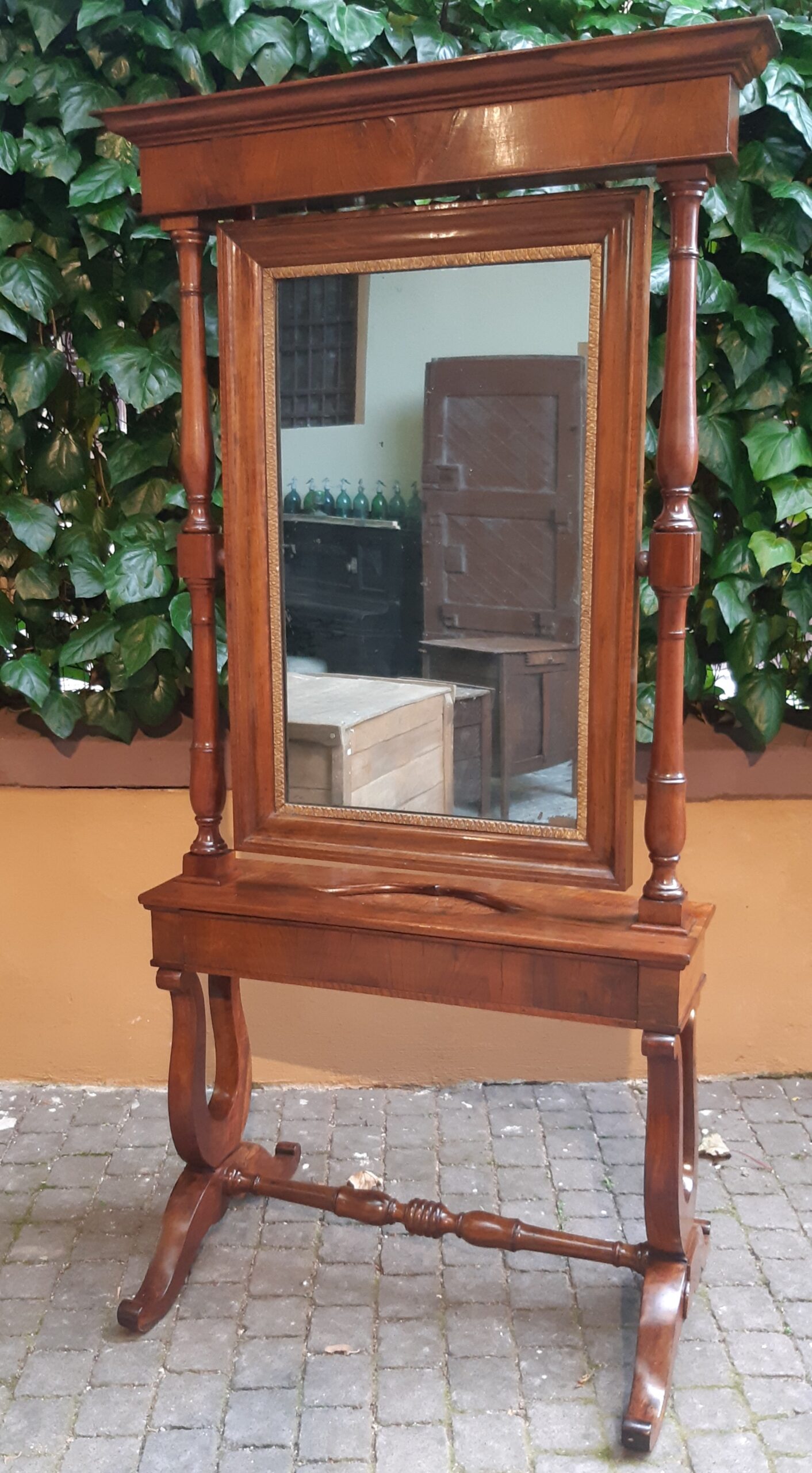 Specchiera psiche antica
