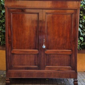 Armadio lombardo antico