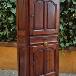 Credenza stretta di metà '700